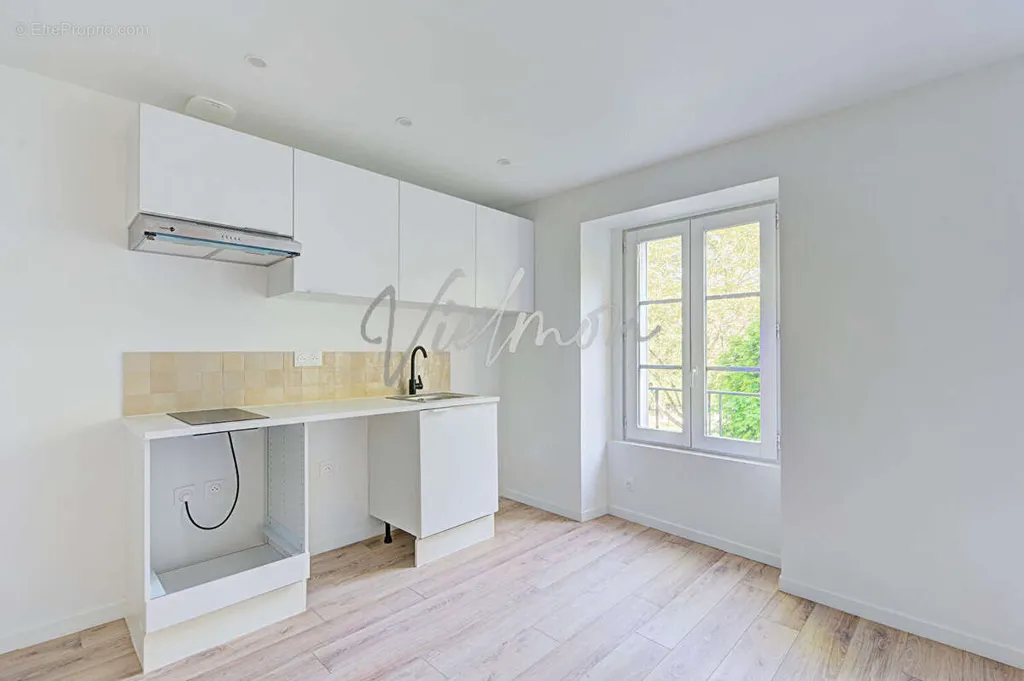 Cuisine - Studio Rénové à Saint-Germain-en-Laye