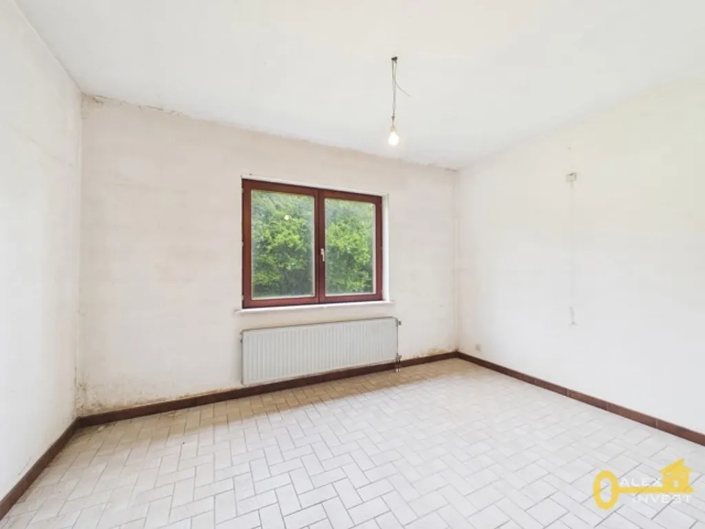 Stanze - 4-Bedroom Villa with Garden in Quiet Location