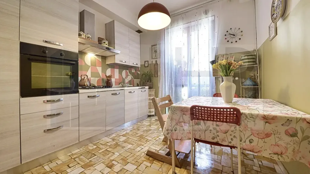 Cuisine - Spacious Trilocale with Balcony in Milan