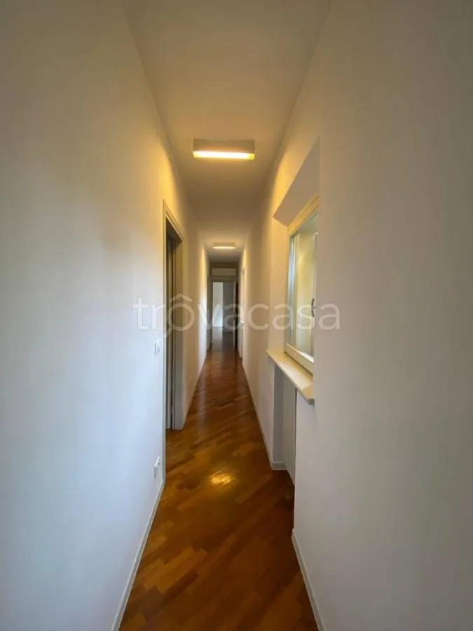 Entrée - Rustic-Style Flat with Caminetto in Modena