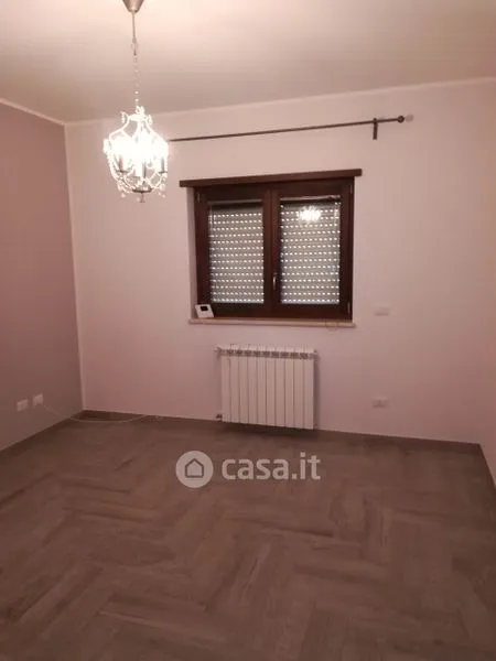 Pièces - Central Trilocale with Balcony in Mottola