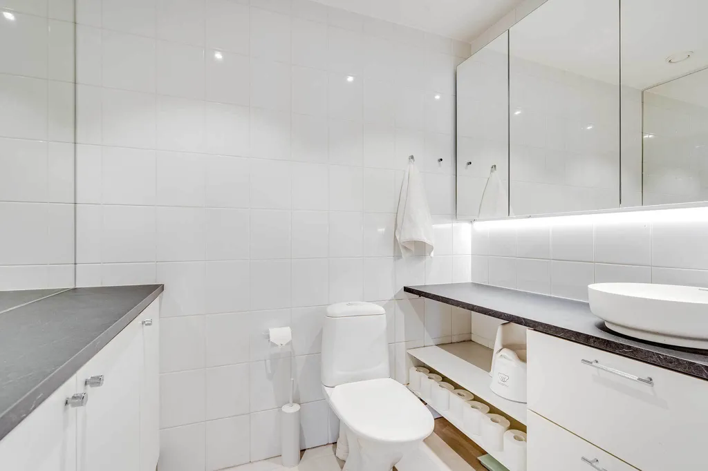 Bathrooms - Renovated Apartment with Sea View in Pirkkala