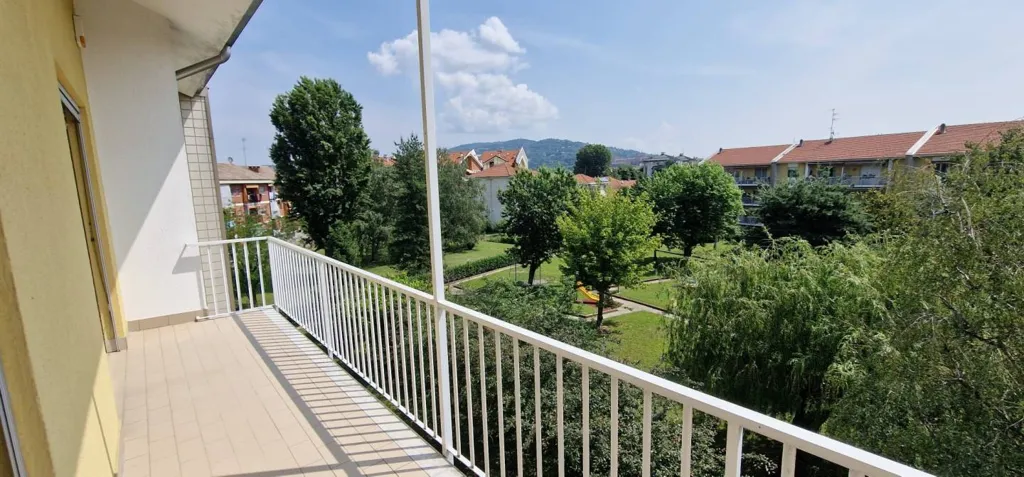 Balcon - Spacious Apartment with Balcony in Moncalieri