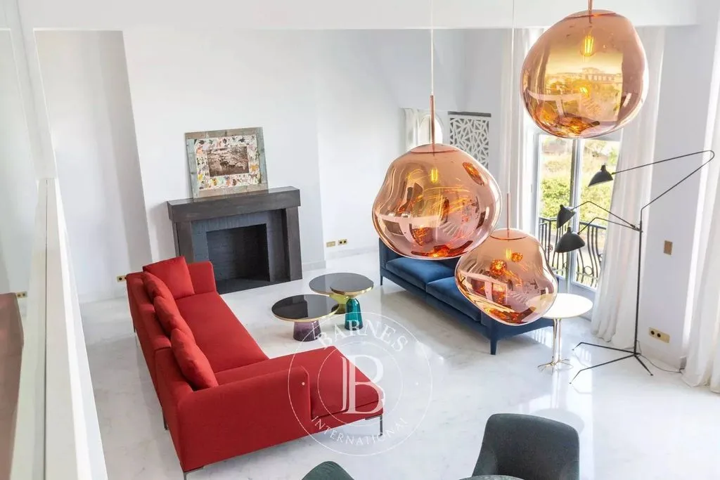 Living Room - Luxury Duplex with East-West View in Paris 7th