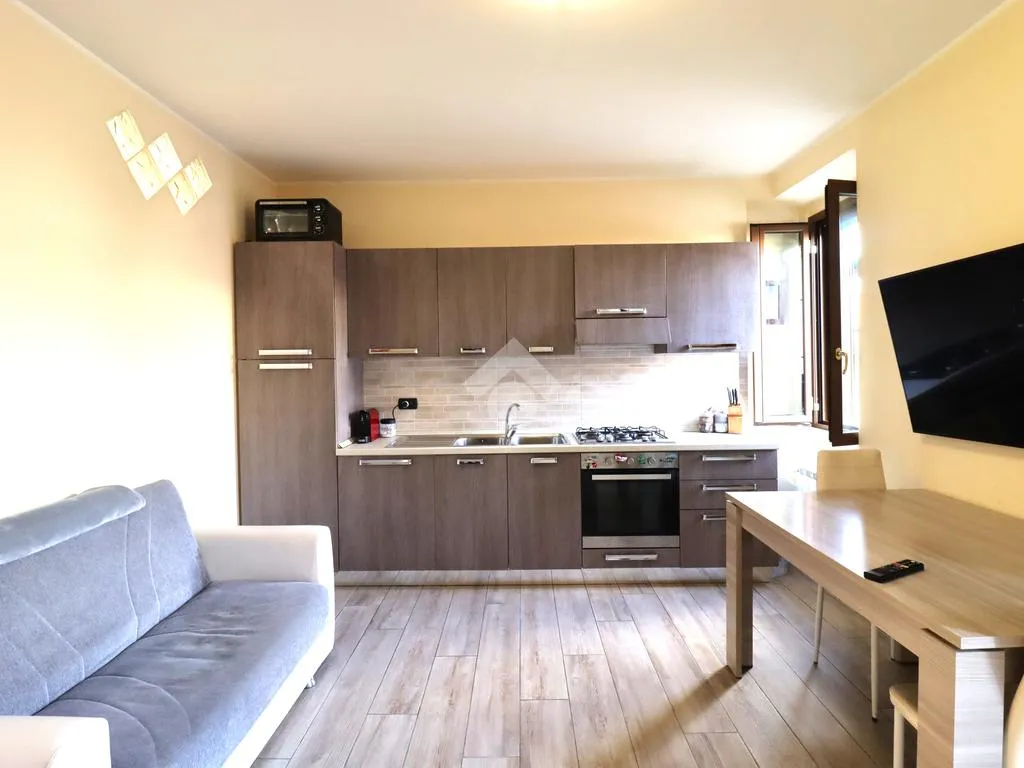 Elutuba - Rearranged Flat with Balcony in Campomicciolo