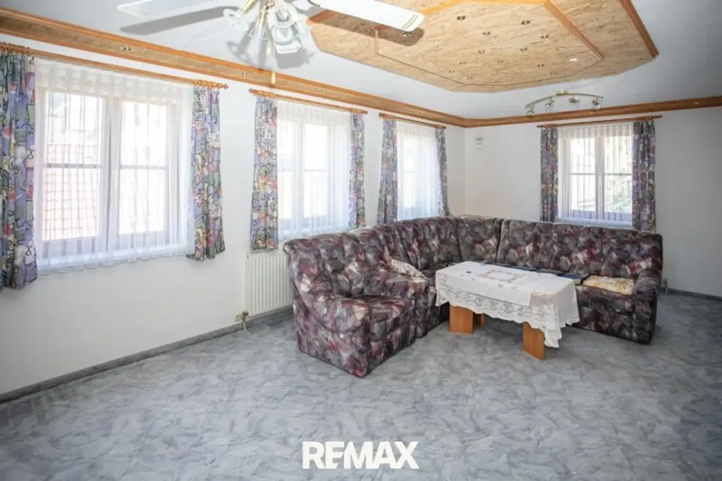 Elutuba - Spacious House with Workshop in Kautzen