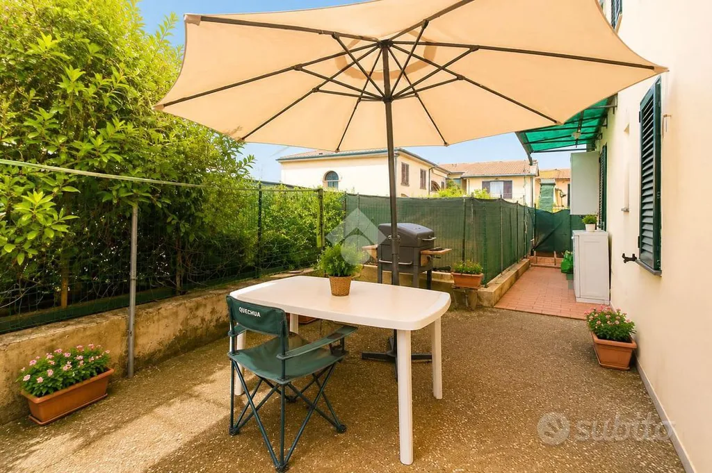 Terrasse - Semi-detached House with Garden in Lamporecchio