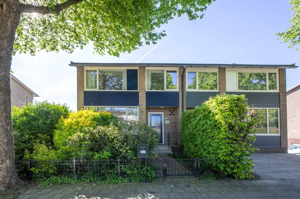 Välivaade - Two-Storey House with Souterrain in Aalsmeer