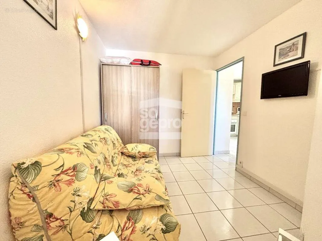Séjour - Appartement 3 Pièces avec Vue Lagon et Parking Privé au Cap d'Agde