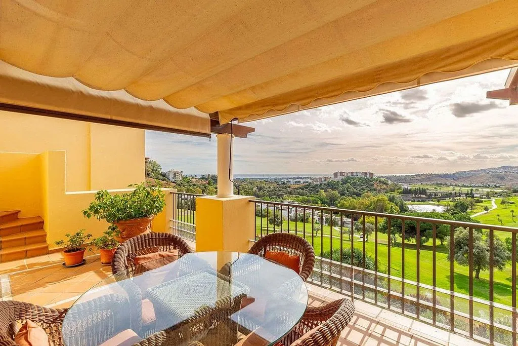 Terrass - Duplex with Golf View in Benahavís