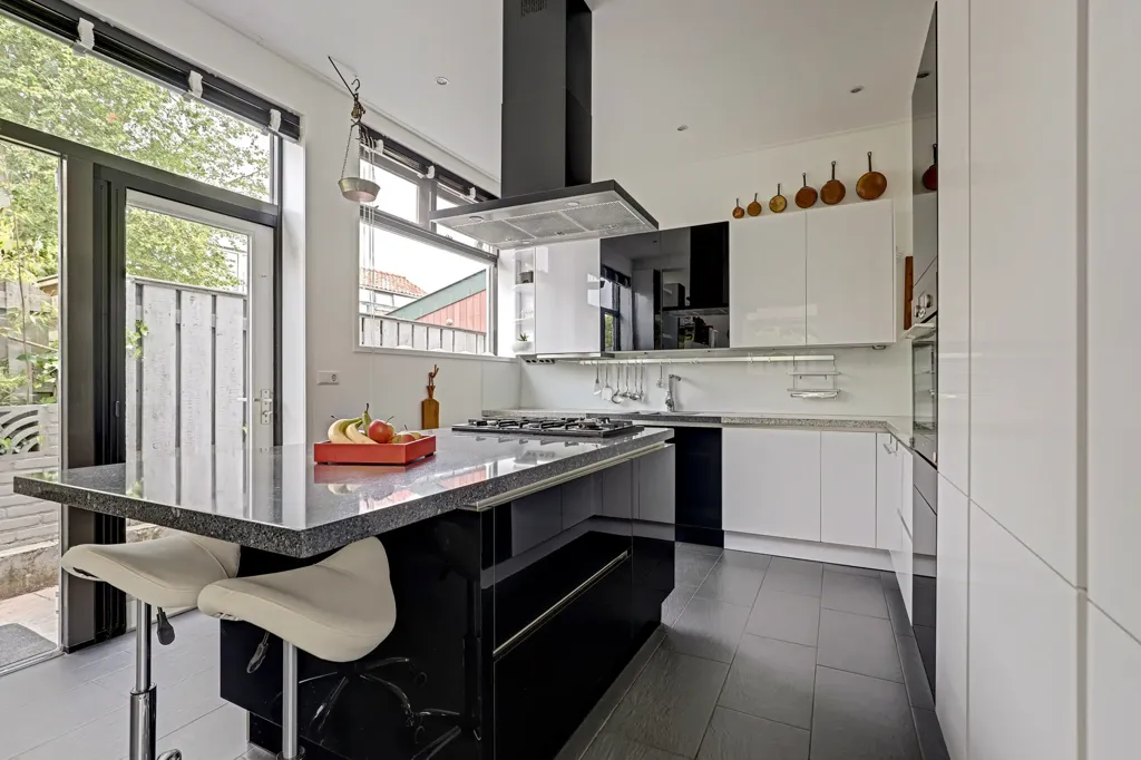 Cucina - Spacious Detached House with Balcony in Nieuwdorp