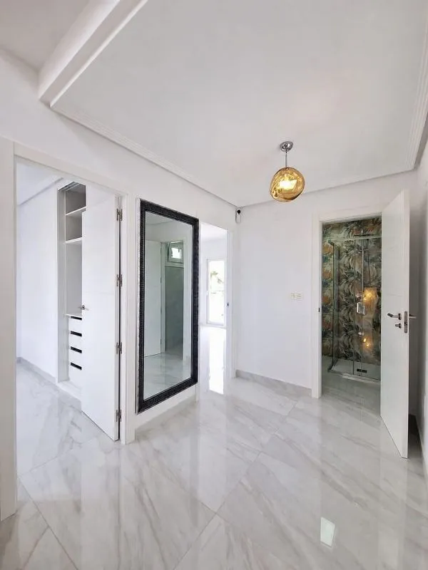 Esik - Contemporary Chalet with Pool in San Fulgencio