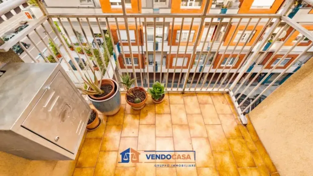Balcon - Apartment with Balcony in Cuneo