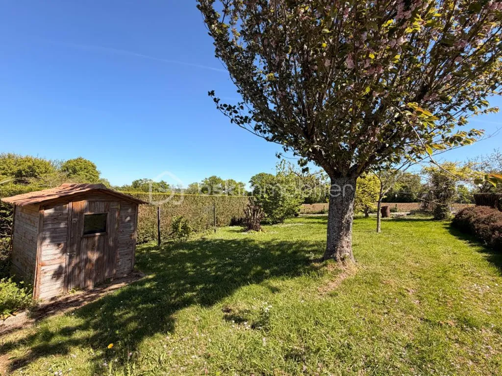 Aed - Ground Floor House with Garden in Hamlet