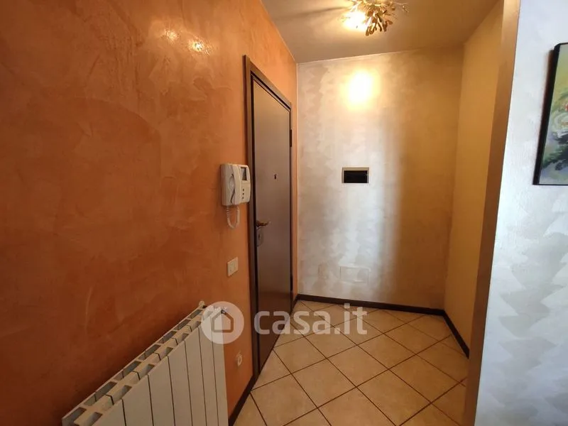 Entrée - Two-Level Apartment with Balcony in Bergamo