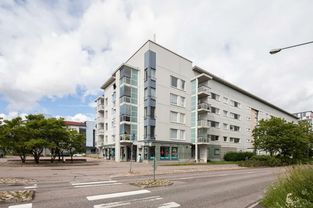 Esterno - Third Floor Asumo Flat with Balcony in Kilo, Espoo