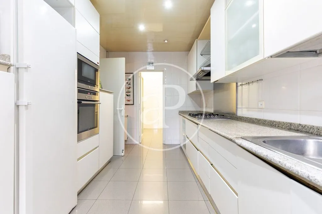 Cuisine - Luxury Townhouse with Pool in Sabadell Centre