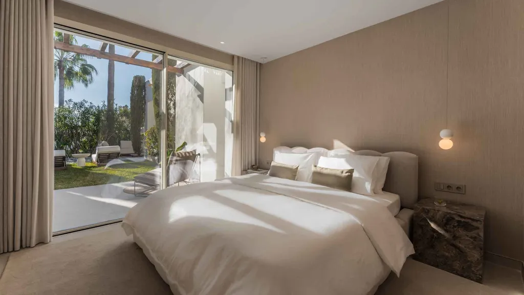 Chambres - Corner Semi-Detached Villa with Pool in Marbella
