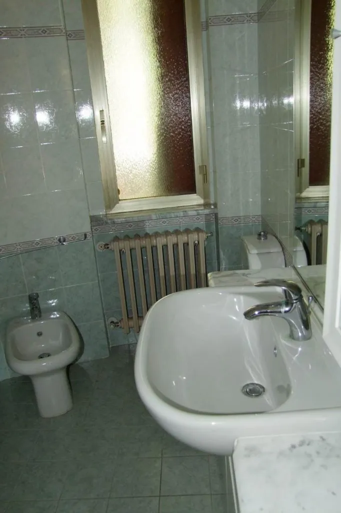 Bagni - Unique Round-Structured Villa in Pontassieve