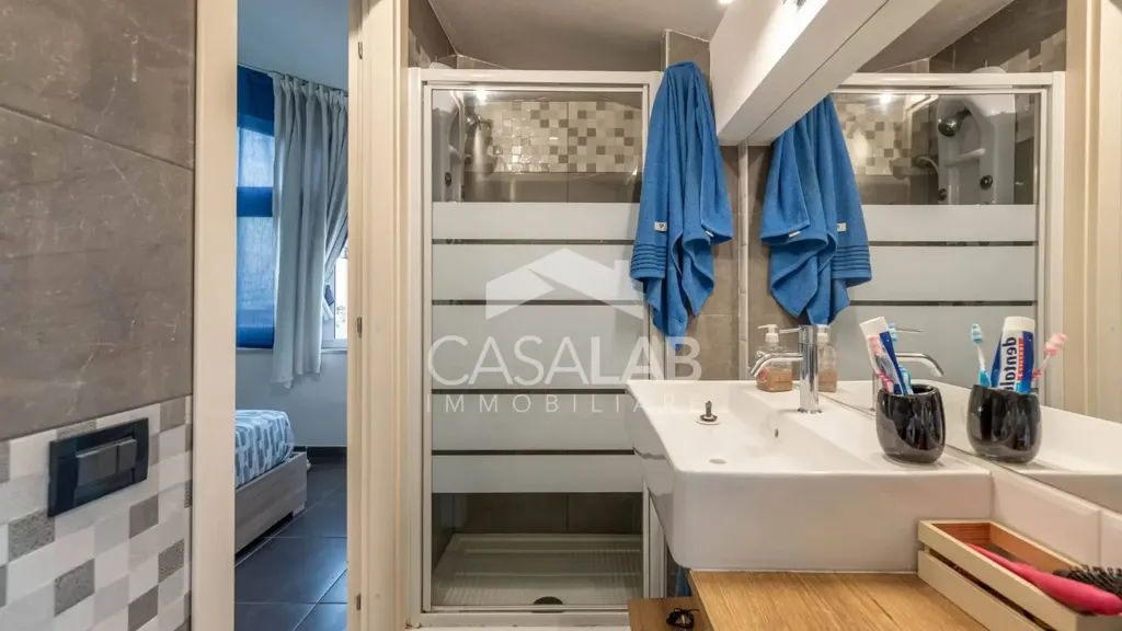 Salles de bain - Modernised Apartment with Sea View in Carini