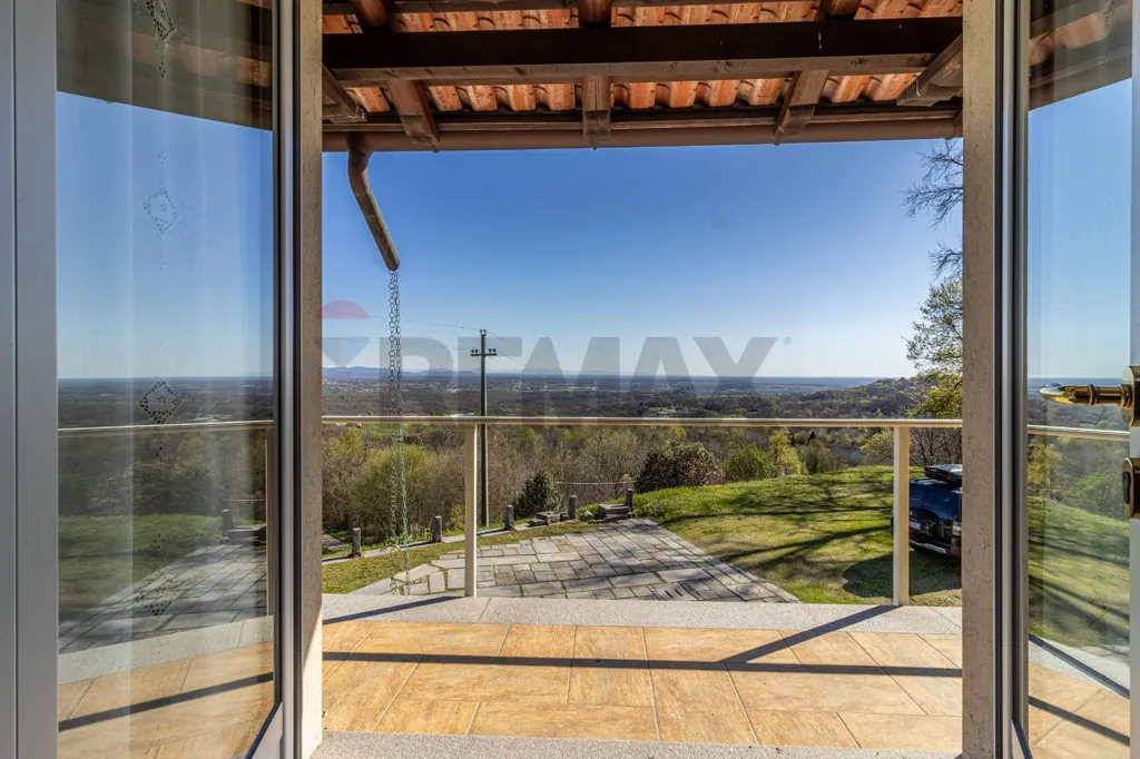 Terrazza - Villa indipendente con parco privato a Magnano