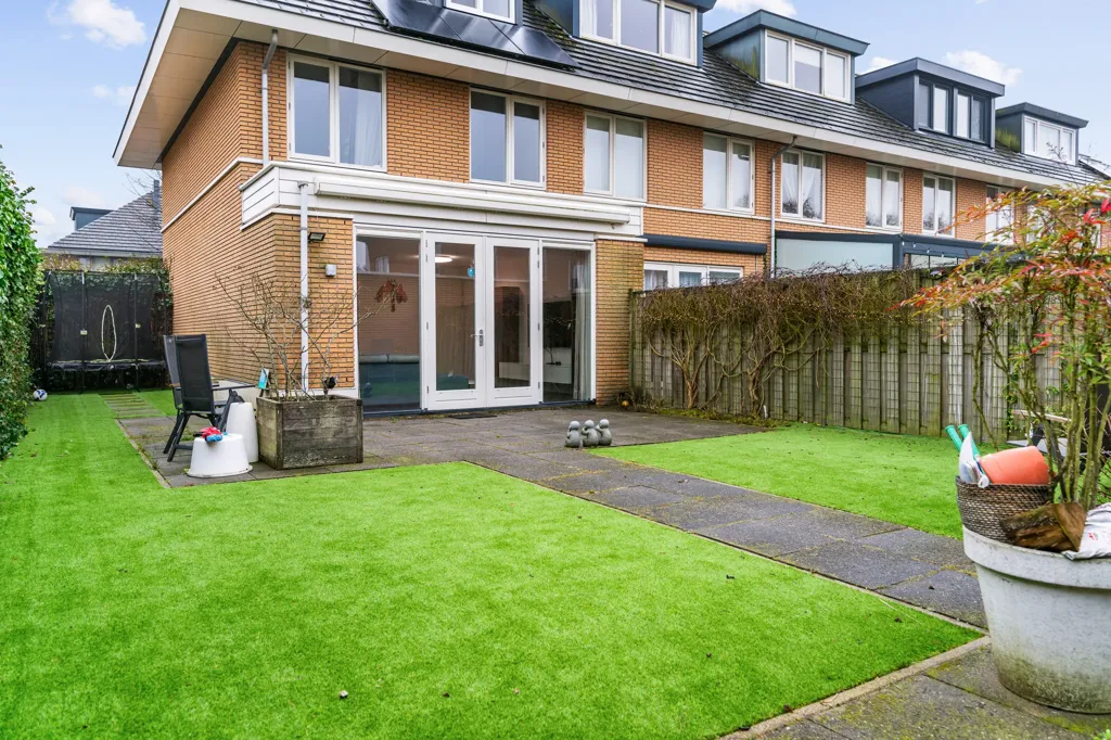 Aed - 6-toaline maja asukohas Amstelveen