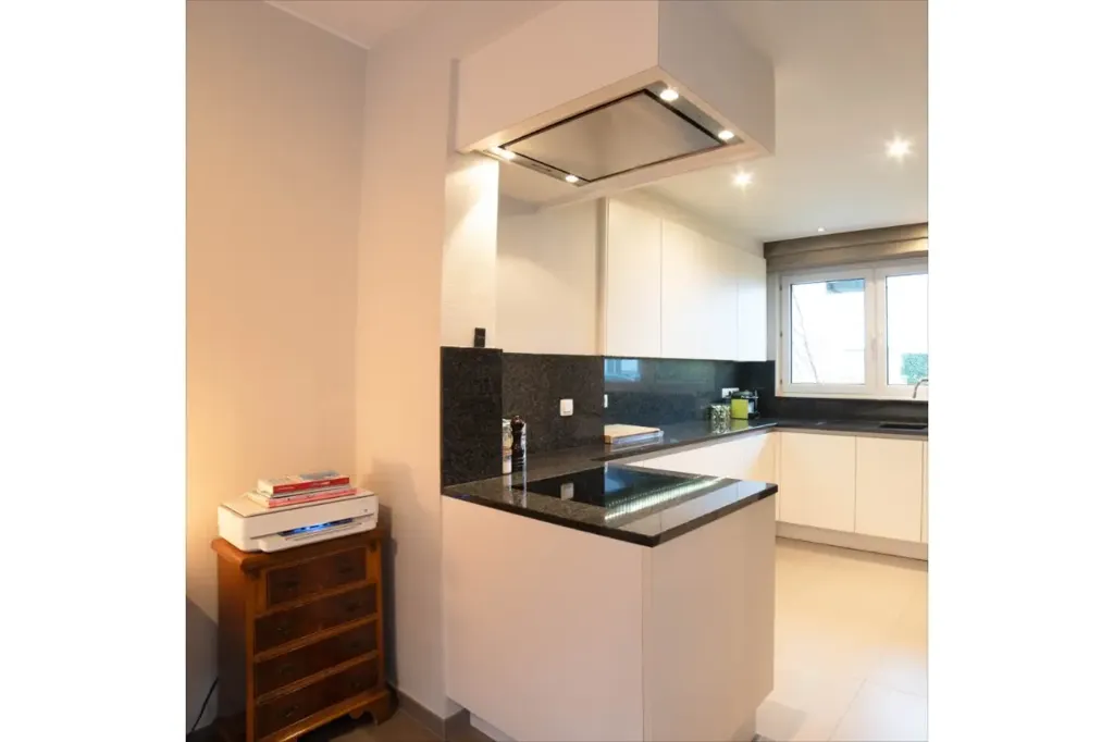 Cuisine - Villa Semi-Détachée avec Jardin à Ostende
