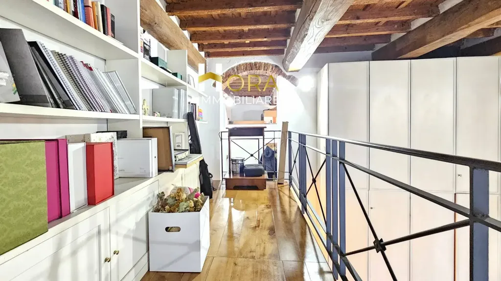 Bureau - Historic Trilocale in Florence's Castello