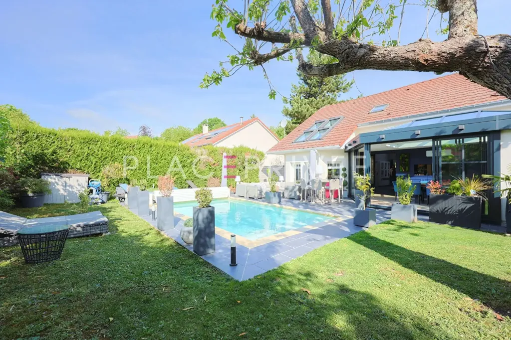 Bassein - Family House with Pool in Richardménil