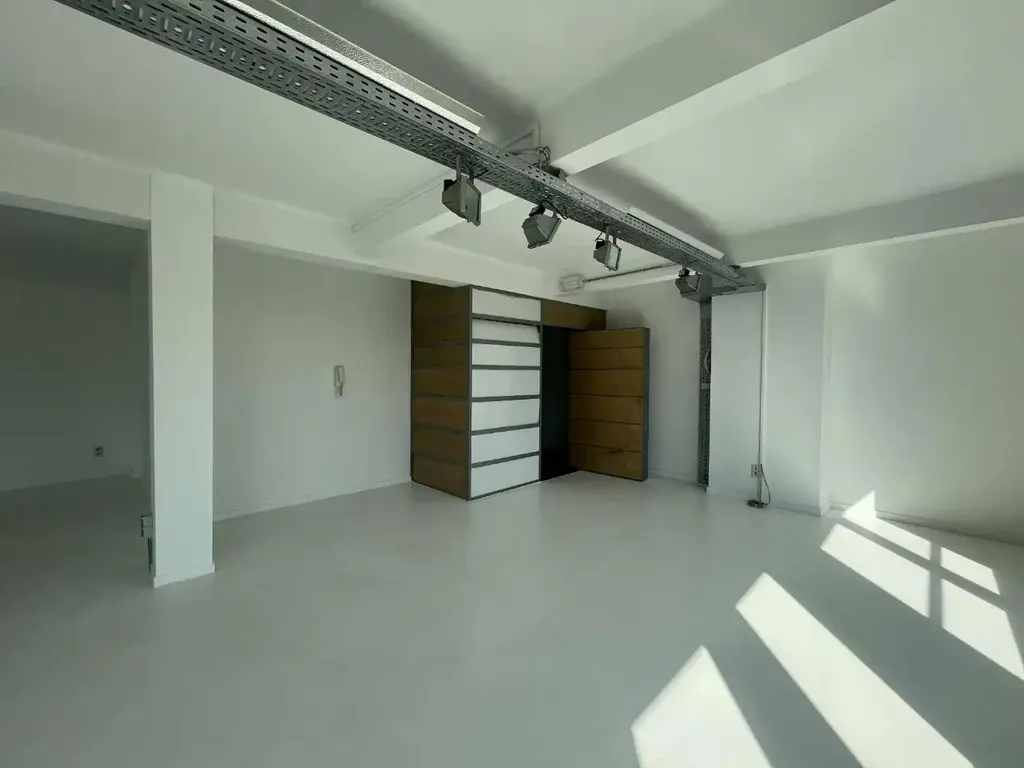 Commercial property in Antwerpen