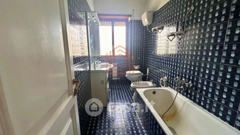 Vannitoad - Spacious Apartment with Balconies in Latina