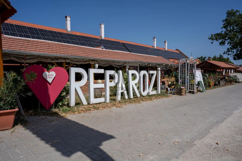 Giardino - Restaurant with Accommodation in Nemesvita