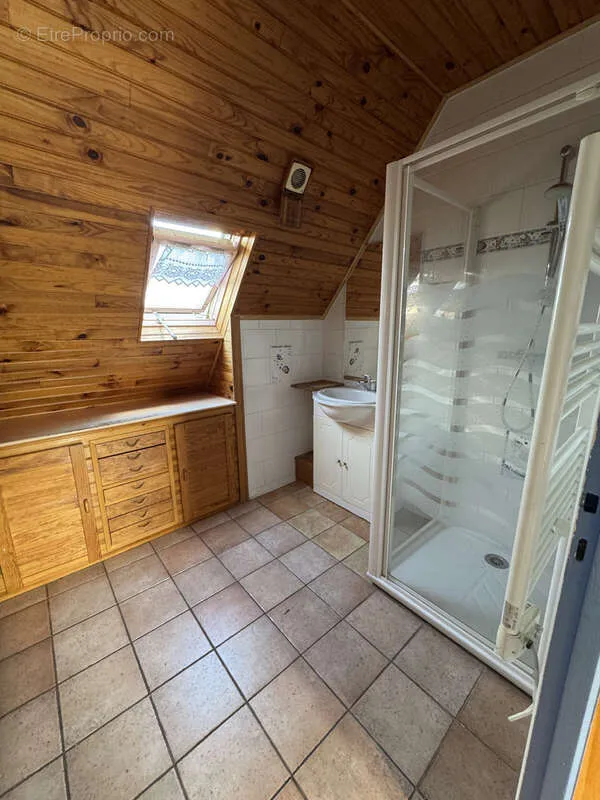 Salles de bain - Maison avec Jardin et Terrasse à Lézardrieux