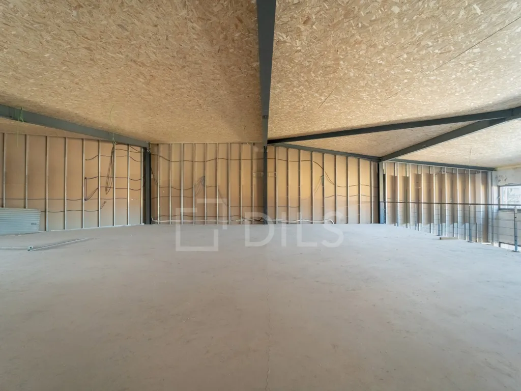 Pièces - Office with Terrace in Fabric Complex, Maia