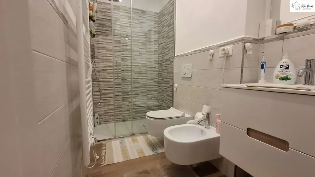 Salles de bain - Modernised Studio with Terrace in La Spezia