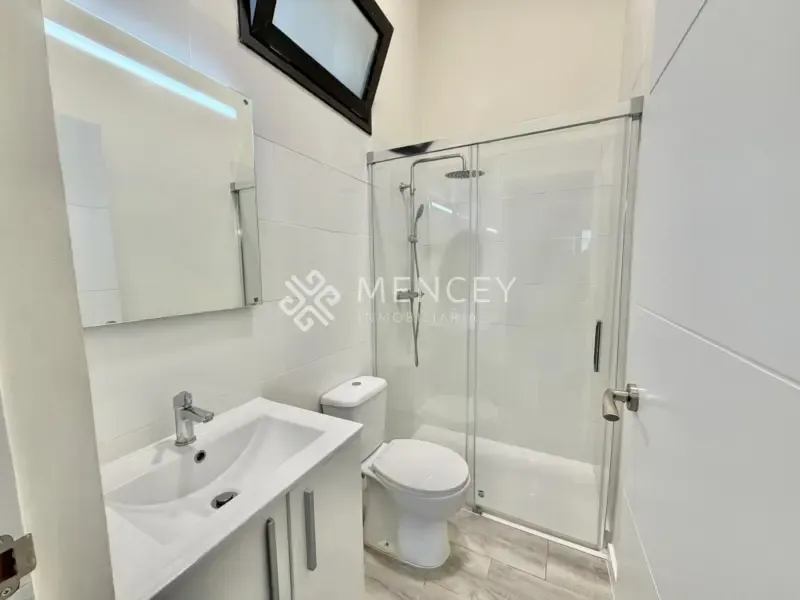 Salles de bain - Modernised Flat with Private Garage in La Candelaria