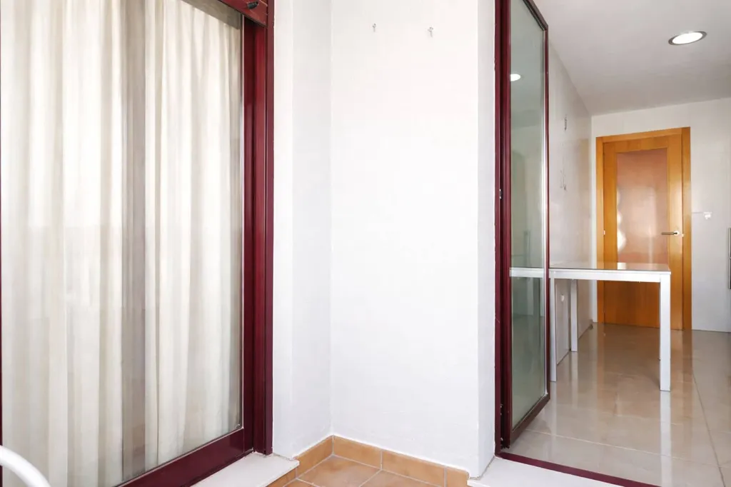 Esik - Spacious Flat with Terrace in Pego, Alicante
