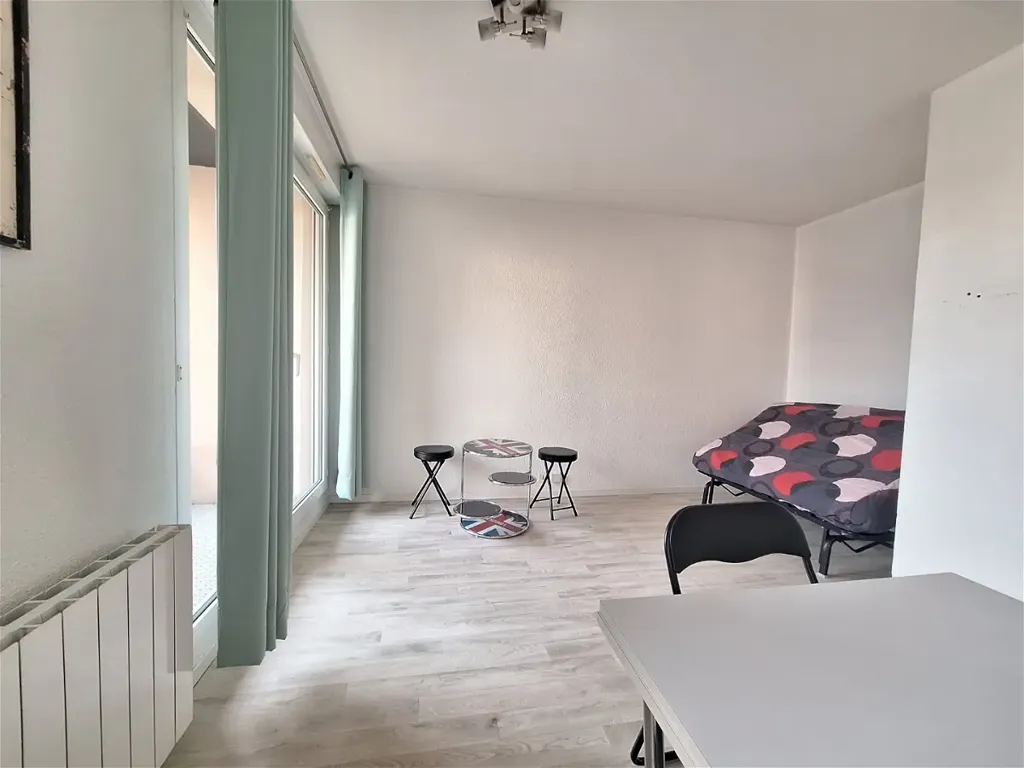 Magamistoad - Furnished Flat with Balcony in Aubière
