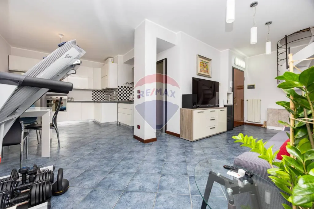 Elutuba - Duplex Apartment with Terrace in Zelo Buon Persico