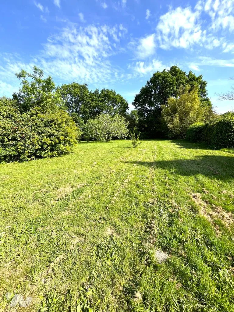 Jardin - Maison de Plain Pied avec Terrasse à Chaille