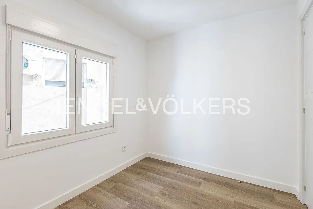 Pièces - Apartment with Balcony in Collblanc, Barcelona