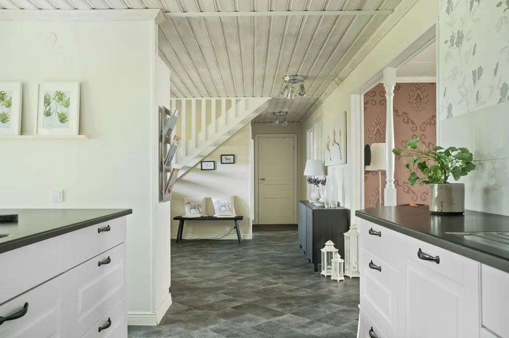 Cuisine - Charming Villa with Garden in Lantligt Setting