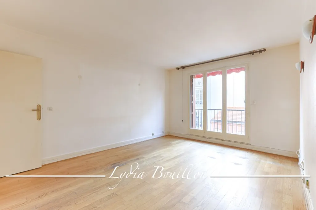 Toad - 2.5-Room Apartment with Balcony in Paris 20ème