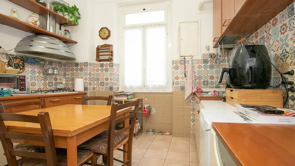 Köök - Central Apartment with Balcony in Genoa