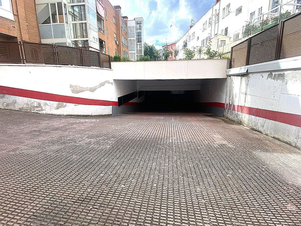 Garage - Apartment with Terraces in Portazgo