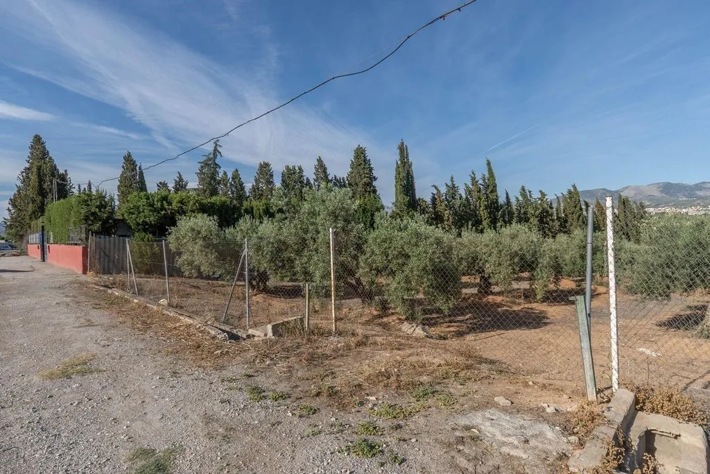 Aed - Buildable Land with Granada Views in Albolote