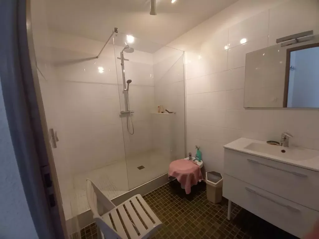 Salles de bain - Appartement Vue Mer avec Terrasse à Port Camargue