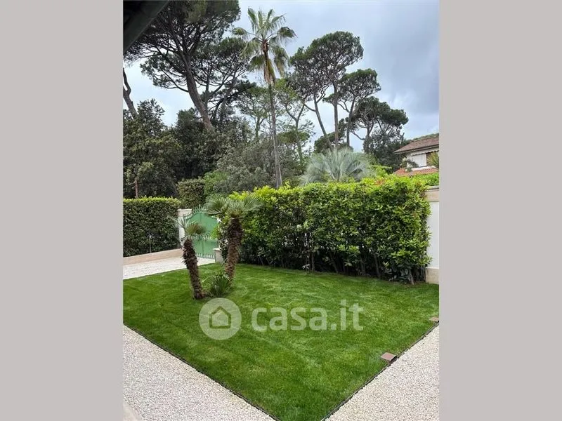 Aed - Villa with Beach Access in Forte dei Marmi