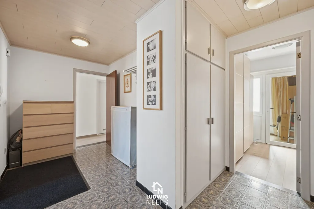 Esik - 2-Bedroom Apartment with Terrace in Duffel