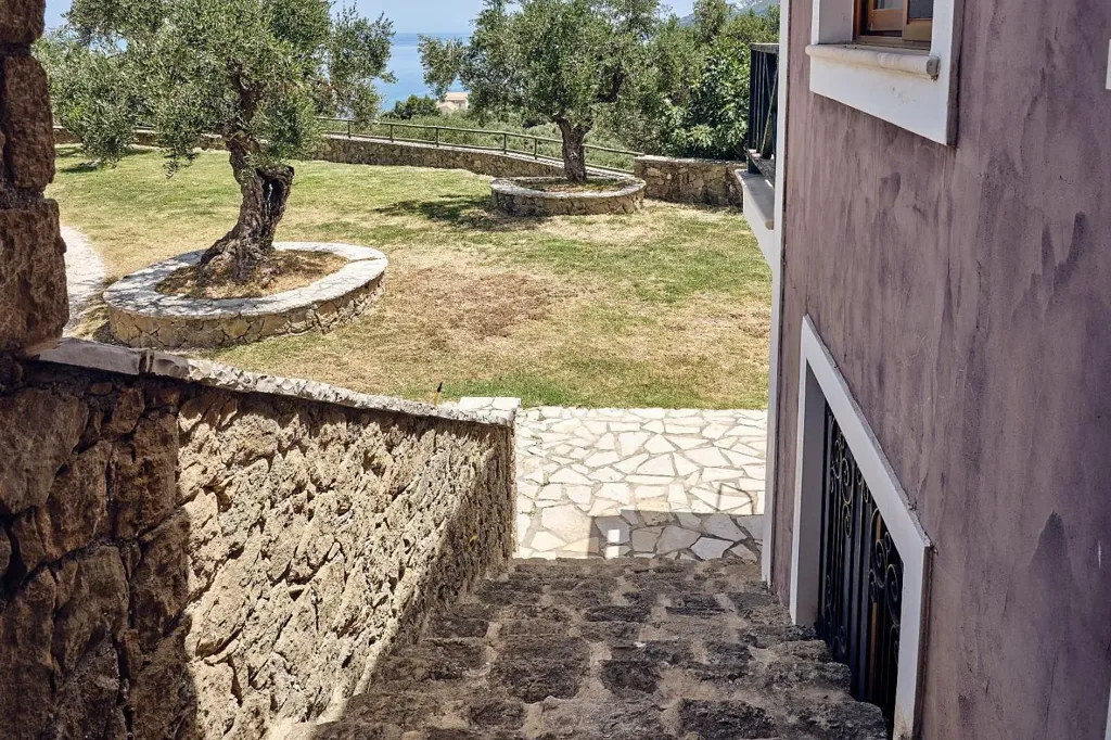 Terrasse - Luxury Apartments with Olive Grove in Zakynthos